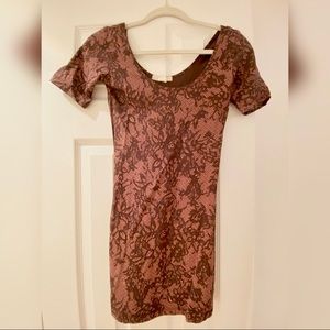 Forever 21 Mauve lace pattern t-shirt dress